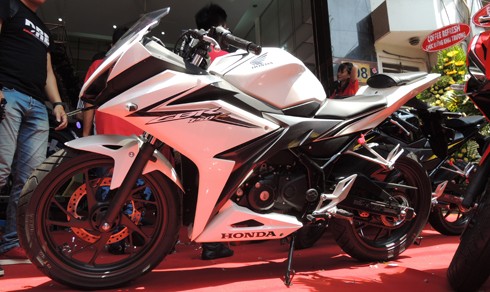 Honda CBR150R xuất hiện tại Sài Gòn
