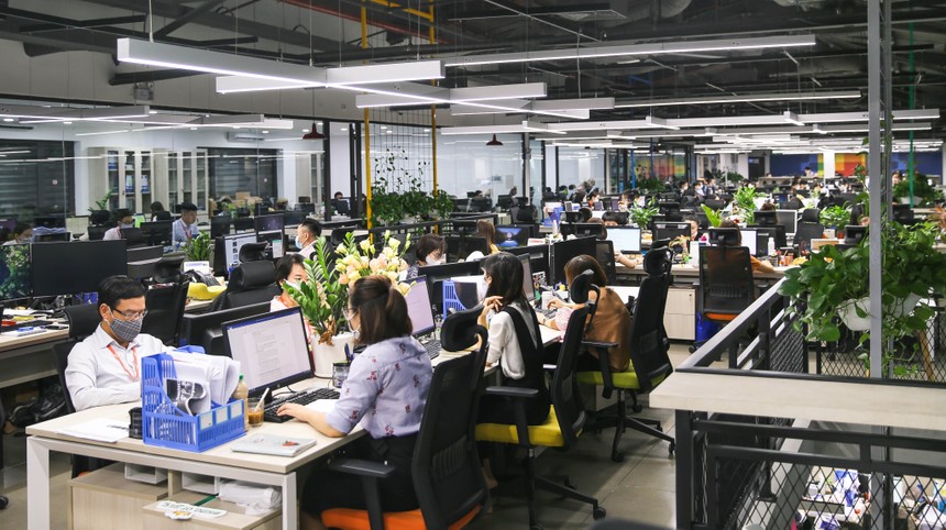 Đằng sau cuộc đổi ngôi 