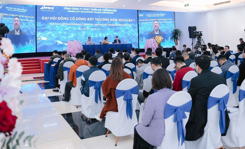 Việc tổ chức đại hội cổ đông theo hình thức trực tiếp kết hợp với bỏ phiếu điện tử đang dần thay thế phương thức bỏ phiếu giấy truyền thống 