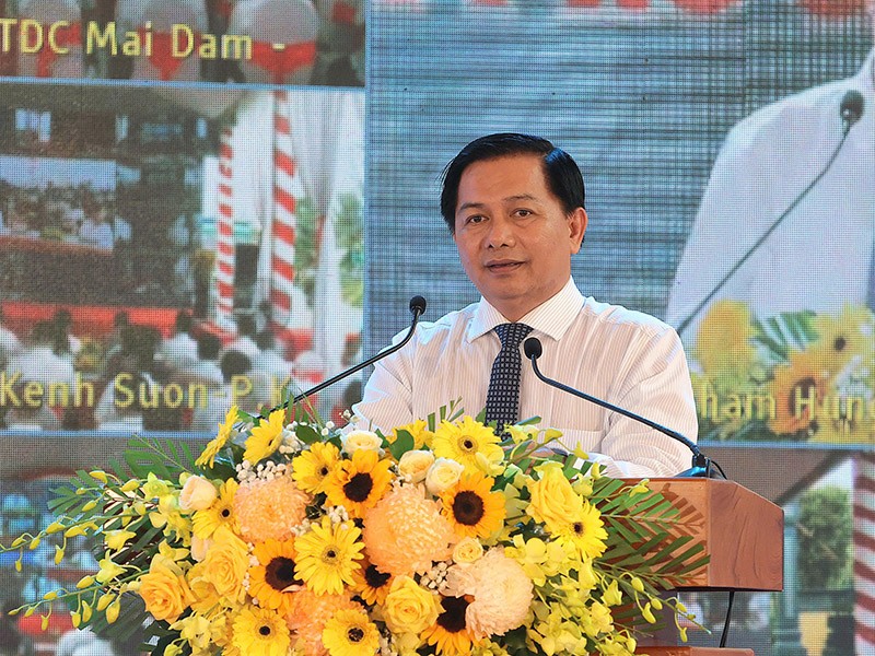 Chủ tịch UBND TP. Cần Thơ Trần Văn Lâu phát biểu tại Lễ khởi công, khánh thành các công trình, dự án chào mừng Đại hội Đảng Thành phố