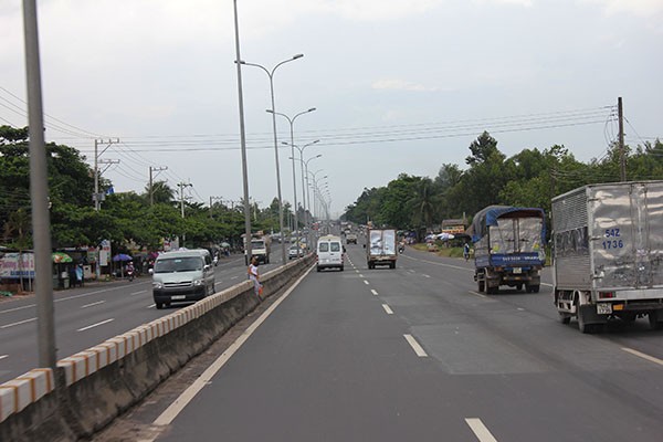 Quốc lộ 51 sau nhiều năm khai thác, một số đoạn đã bắt đầu xuống cấp - Ảnh: L.Q
