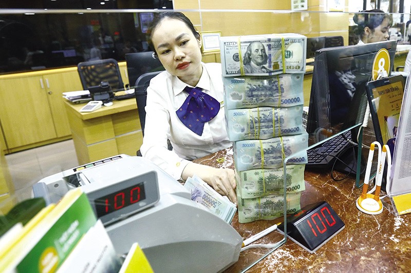 Thách thức khi bẻ lái tín dụng