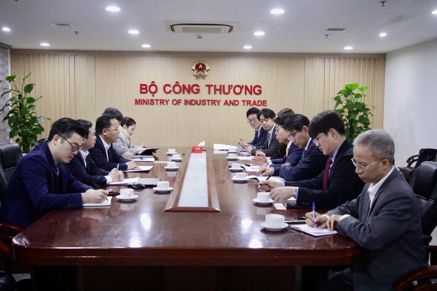 Thứ trưởng Bộ Công Thương Nguyễn Hoàng Long làm việc với Tập đoàn Doosan Enerbility, sáng 2/2/2026.