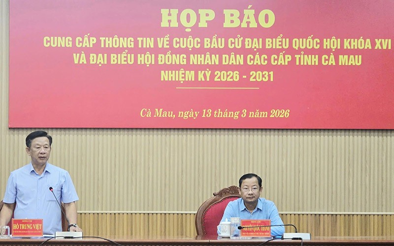 Ông Hồ Trung Việt - Trưởng Ban Tuyên giáo và Dân vận tỉnh, Thành viên Ban chỉ đạo bầu cử tỉnh Cà Mau phát biểu chỉ dạo tại buổi Họp báo
