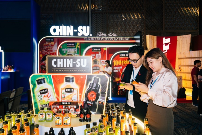 Cổ đông tham quan trải nghiệm các gian hàng sản phẩm của Masan Consumer 