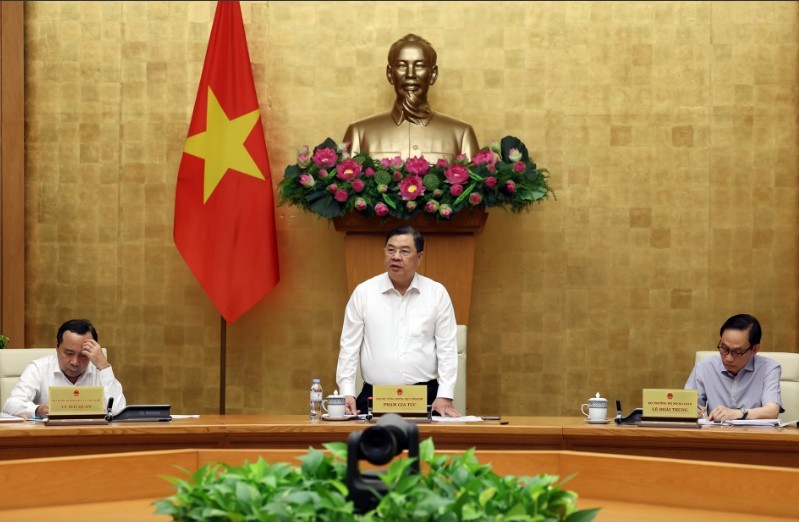 Phó Thủ tướng Thường trực nêu rõ, Năm APEC 2027 được lãnh đạo Đảng, Nhà nước và Chính phủ xác định là cơ hội chiến lược để triển khai hiệu quả đường lối đối ngoại Đại hội 14 của Đảng, nhằm nâng cao vị thế, uy tín quốc tế của đất nước - Ảnh: VGP.