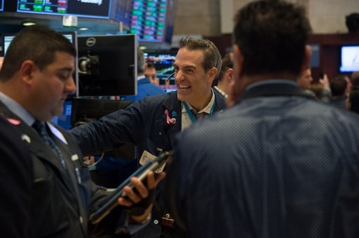 Giới đầu tư tiếp tục đặt niềm tin vào chứng khoán