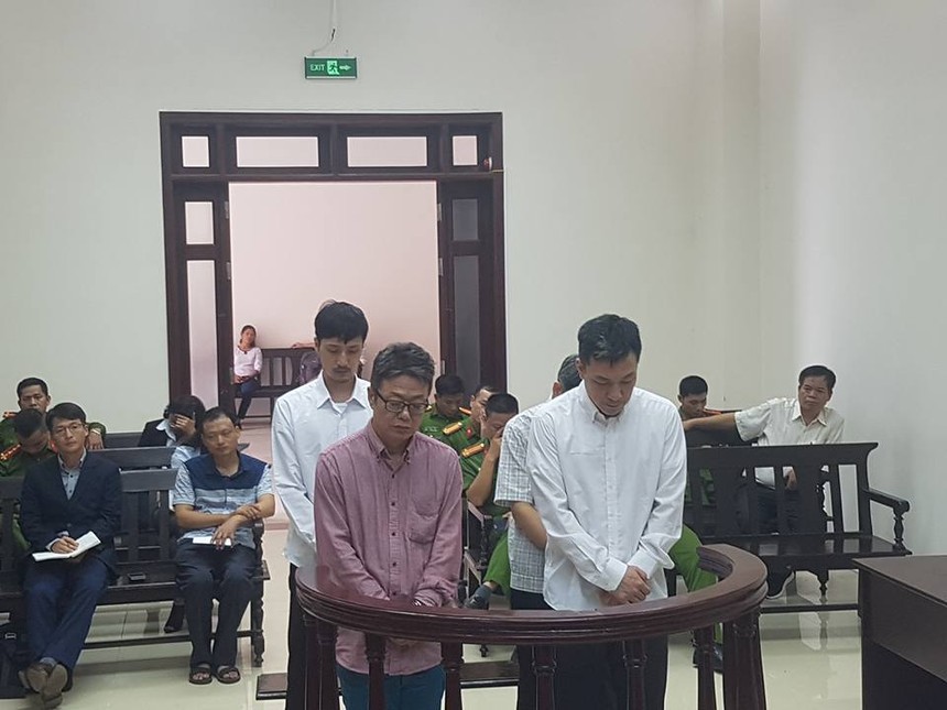 Các bị cáo tại tòa.