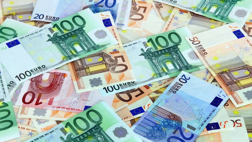 Tỷ trọng nắm giữ ngoại hối trên toàn cầu của đồng euro đang suy giảm