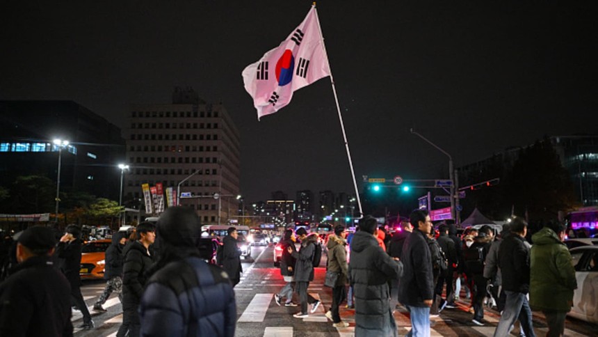 Thị trường tài chính Hàn Quốc chịu ảnh hưởng hạn chế từ lệnh thiết quân luật