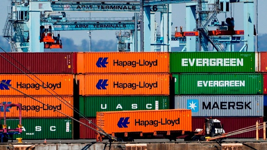 Nhu cầu sụt giảm do thuế quan ảnh hưởng đến các cảng và vận tải hàng không của Mỹ