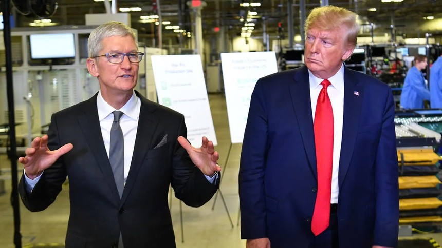 Tổng thống Trump dọa đánh thuế nhập khẩu 25% đối với Apple nếu iPhone không được sản xuất tại Mỹ