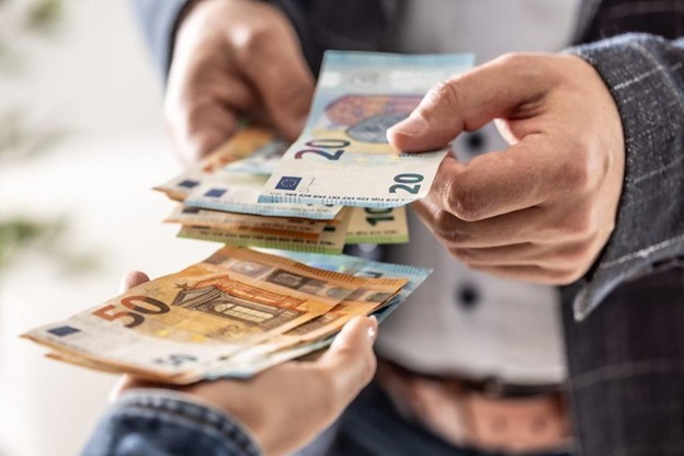 Niềm tin vào đồng euro tăng vọt