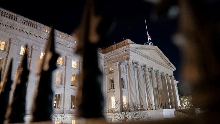 Rủi ro tài khóa và sự độc lập của ngân hàng trung ương đẩy lợi suất trái phiếu toàn cầu lên cao