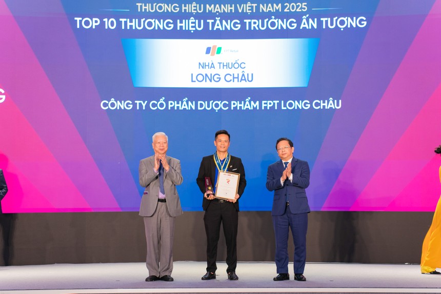 Long Châu được vinh danh “Top 10 Thương hiệu Tăng trưởng ấn tượng” tại Thương hiệu Mạnh Việt Nam 2025