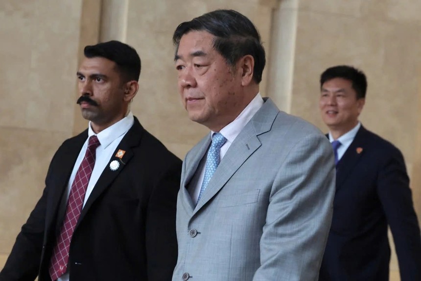 Phó Thủ tướng Trung Quốc Hà Lập Phong đến dự cuộc họp với phái đoàn thương mại Hoa Kỳ tại Kuala Lumpur cuối tuần qua