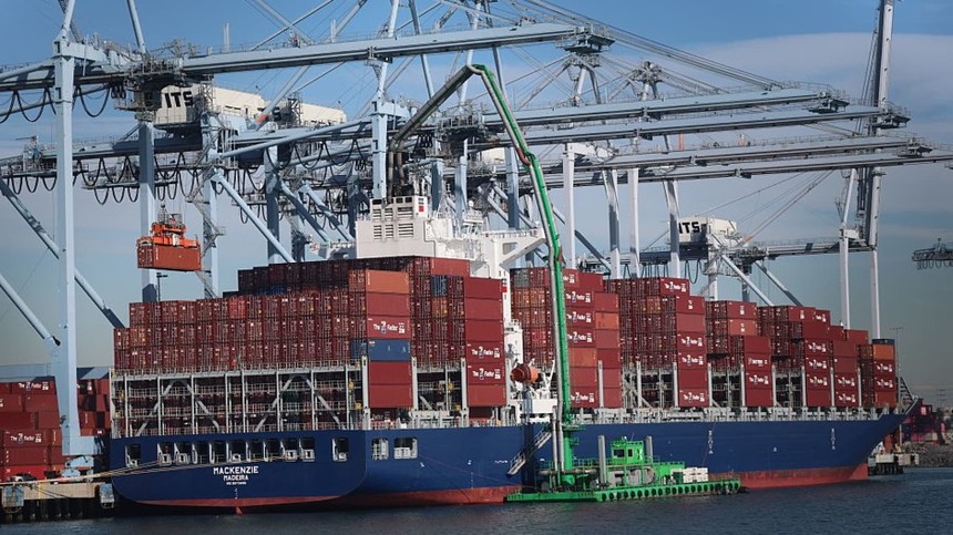 Thuế quan Mỹ tăng thu ngân sách nhưng gây thiếu hụt tài chính cho doanh nghiệp