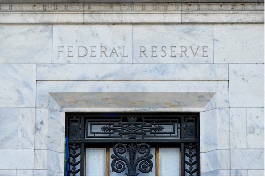 Phán quyết về thuế quan của Tòa án Tối cao làm lu mờ lộ trình lãi suất của Fed