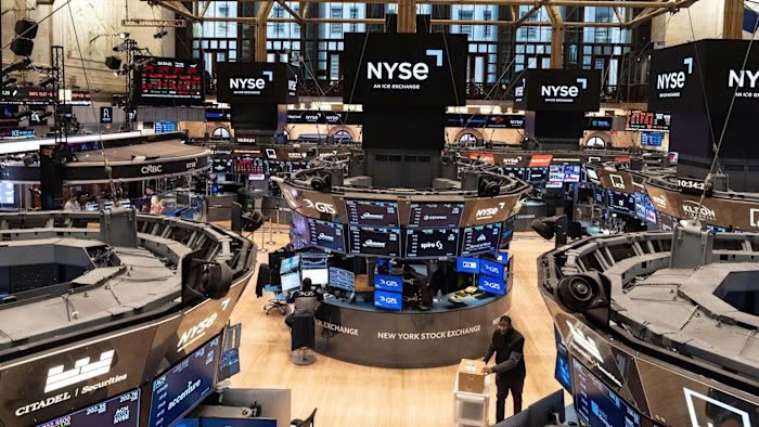 Cổ phiếu và trái phiếu đồng loạt giảm giữa cú sốc năng lượng, nhà đầu tư không còn "nơi trú ẩn”