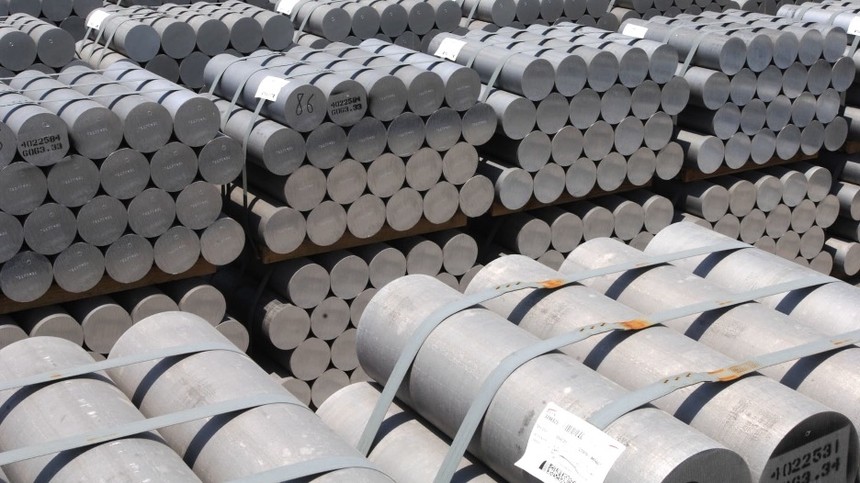 Thị trường nhôm toàn cầu chao đảo sau đòn đánh vào các nhà máy Trung Đông