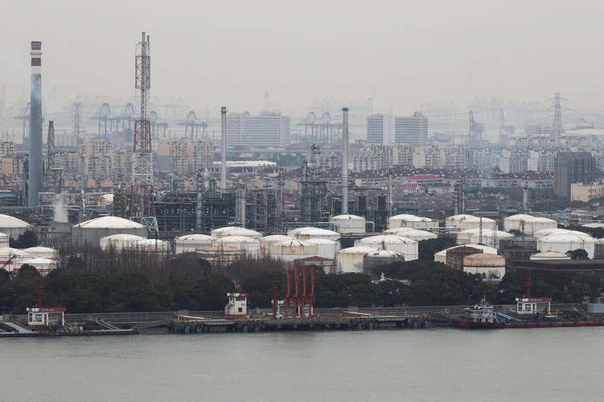 Các nhà máy lọc dầu quốc doanh Trung Quốc muốn nối lại xuất khẩu nhiên liệu