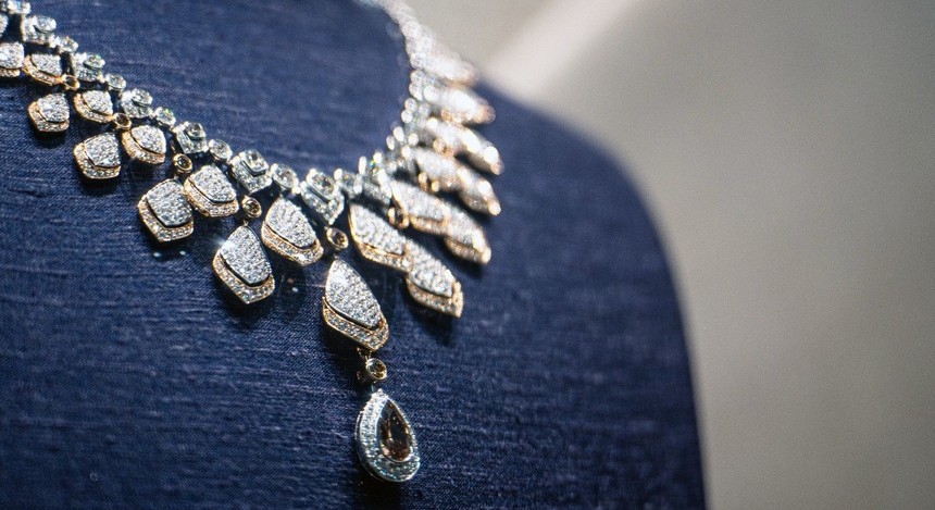 De Beers giảm giá để vực dậy thị trường kim cương tự nhiên