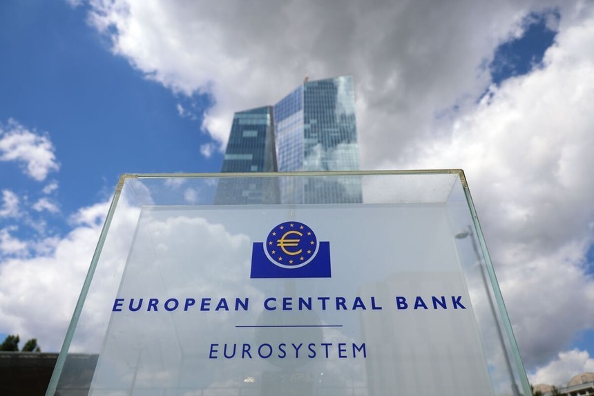 Lo ngại rủi ro từ trái phiếu Pháp lan rộng và gây sức ép lên đồng euro