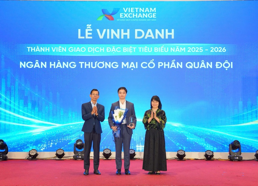 MB được VNX vinh danh là thành viên có nhiều đóng góp cho hoạt động của thị trường chứng khoán.