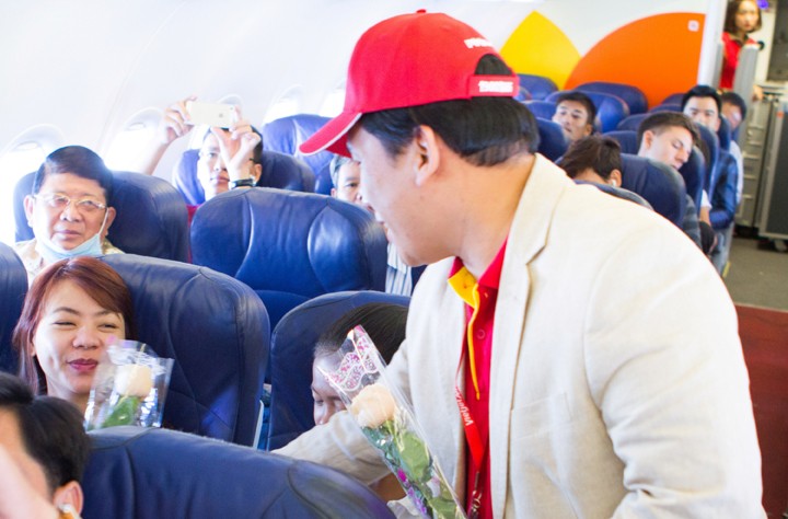 Vietjet mang triệu đóa hồng thay ngàn lời chúc
