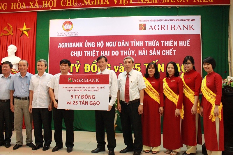 Agribank hỗ trợ ngư dân 4 tỉnh miền Trung chịu thiệt hại do thủy, hải sản chết
