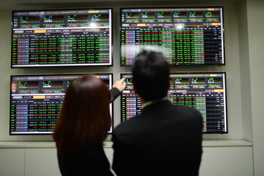 Chuyển sàn, mỗi nhà băng một … toan tính