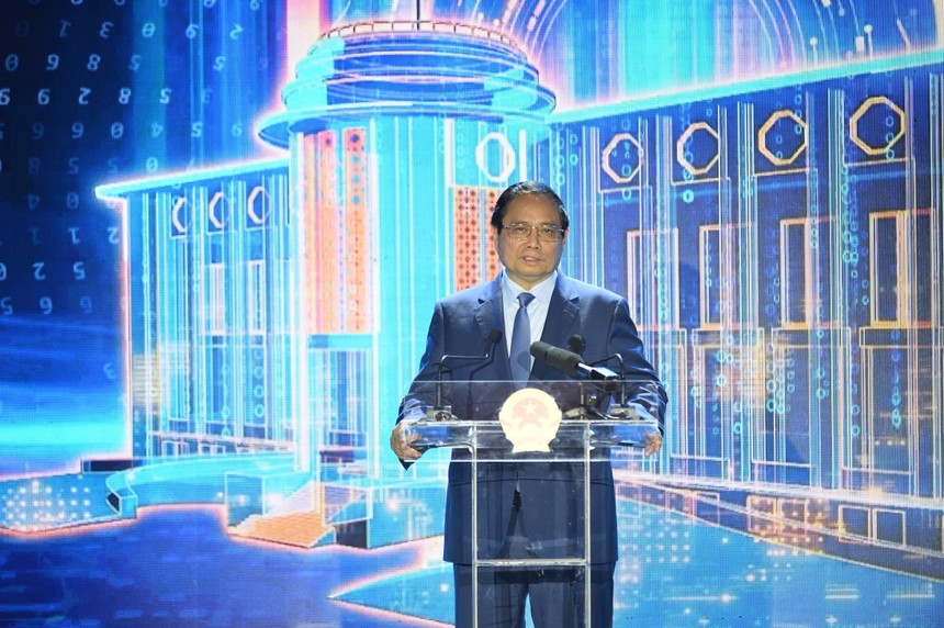 Thủ tướng Chính phủ Phạm Minh Chính - Trưởng ban chỉ đạo của Chính phủ về phát triển khoa học công nghệ, đổi mới sáng tạo, chuyển đổi số và Đề án 06 phát biểu tại sự kiện.