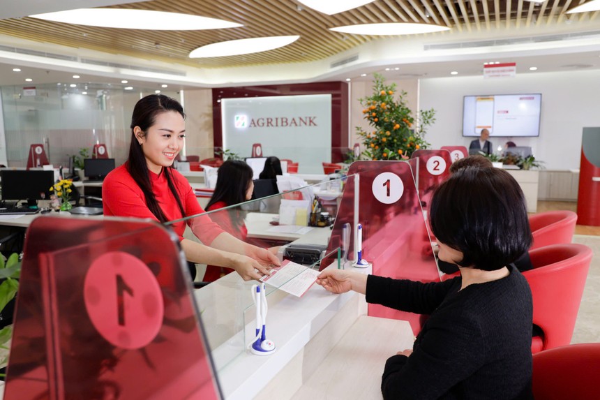 “Tiết kiệm hôm nay - Rinh ngay quà tặng” tại Agribank