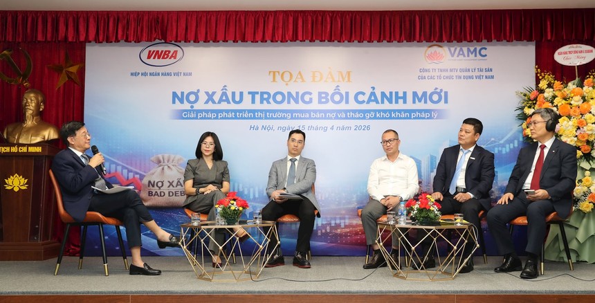 Các diễn giả thảo luận tại Toạ đàm