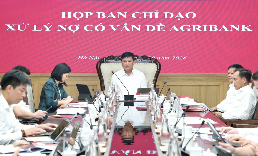 Ông Phạm Toàn Vượng, Thành viên Hội đồng thành viên, Tổng Giám đốc Agribank, Trưởng Ban Chỉ đạo xử lý nợ có vấn đề chủ trì phiên họp
