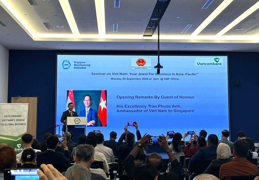 Đại sứ Việt Nam tại Singapore Trần Phước Anh phát biểu tại diễn đàn 