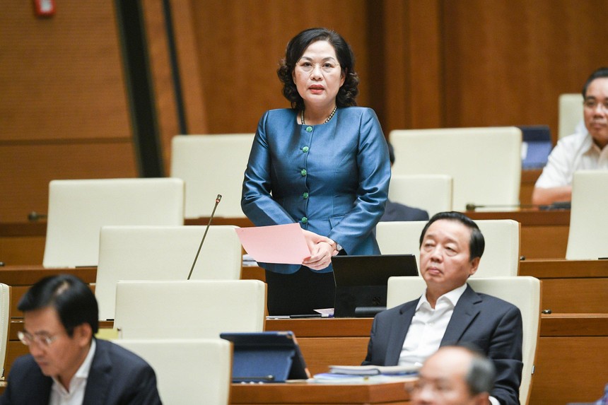 Thống đốc Nguyễn Thị Hồng giải thích lý do kiểm soát chặt tín dụng bất động sản là vì mục tiêu kiểm soát lạm phát và giữ an toàn hệ thống ngân hàng. 