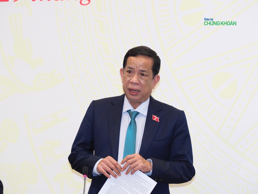 Phó Chủ nhiệm Ủy ban Xã hội của Quốc hội Đặng Thuần Phong trả lời tại họp báo Quốc hội sáng 29/6 (Ảnh: M.Minh)