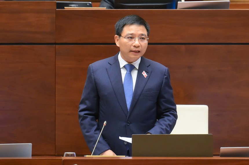 Bộ trưởng Bộ Tài chính Nguyễn Văn Thắng trả lời chất vấn chiều 19/6 (Ảnh: QH)