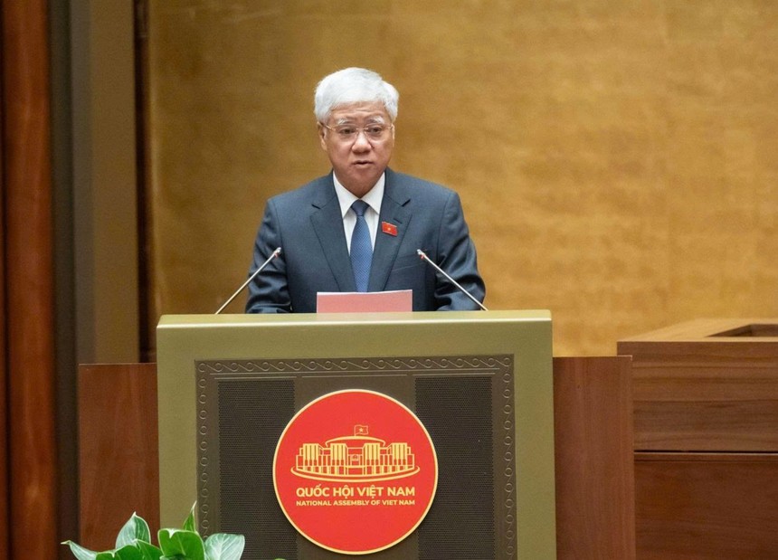 Chủ tịch Ủy ban Trung ương Mặt trận Tổ quốc Việt Nam Đỗ Văn Chiến trình bày Báo cáo tổng hợp ý kiến, kiến nghị của cử tri sáng 20/10 (Ảnh; quochoi.vn)