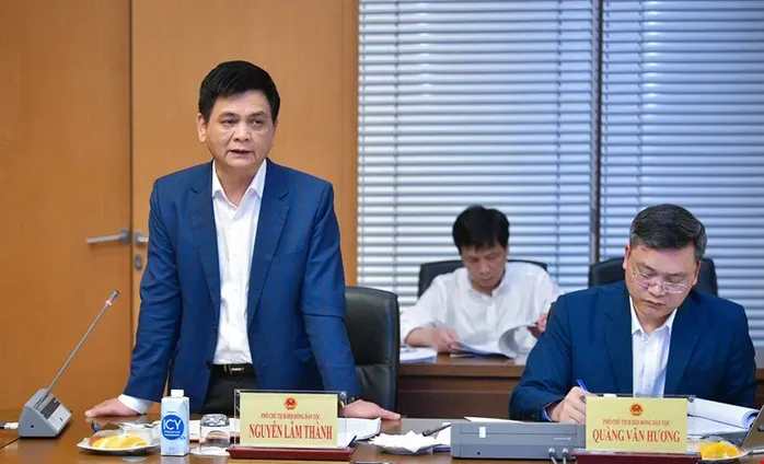 ĐBQH Nguyễn Lâm Thành (đoàn Thái Nguyên) phát biểu tại tổ sáng 21/10 (Anh: Phạm Thắng)