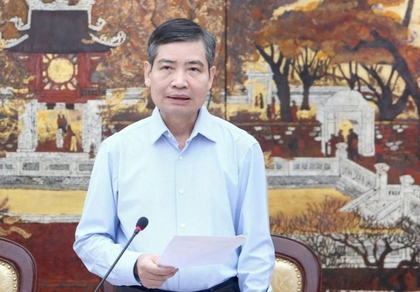 Thứ trưởng Bộ Tài chính Tạ Anh Tuấn phát biểu tại cuộc họp