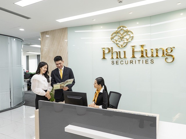 Chứng khoán Phú Hưng (PHS) muốn mua thêm 5,5 triệu cổ phần Bảo hiểm Nhân thọ Phú Hưng (PHL)