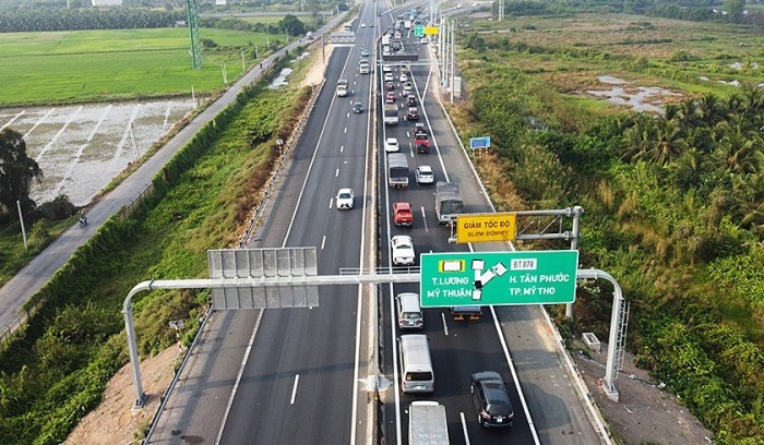 Cao tốc TP HCM - Trung Lương - Mỹ Thuận đang được đầu tư mở rộng.