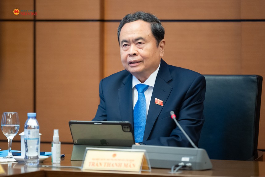 Chủ tịch Quốc hội Trần Thanh Mẫn thảo luận tại tổ ngày 18/10 Ảnh: quochoi.vn