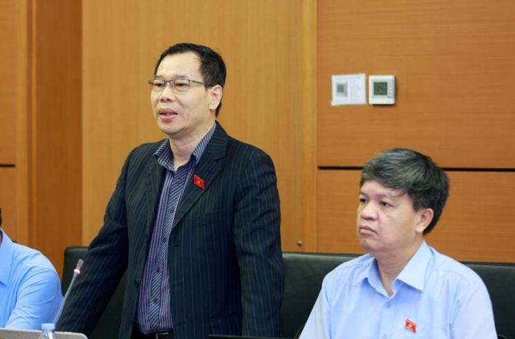 Đại biểu Quốc hội Đỗ Đức Hồng Hà (đoàn Hà Nội) thảo luận tổ sáng 23/10