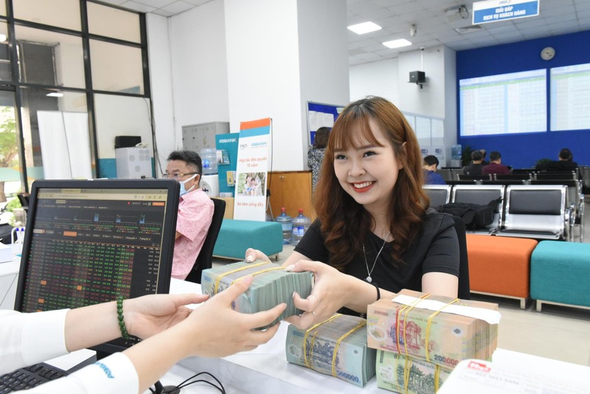 Lượng nhà đầu tư tham gia thị trường tiếp tục tăng mạnh. Ảnh: Dũng Minh