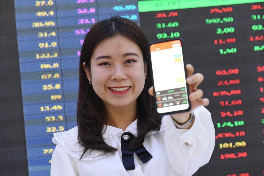 Giao dịch chứng khoán sáng 23/2: Cổ phiếu dầu khí nổi sóng ngày khai Xuân 