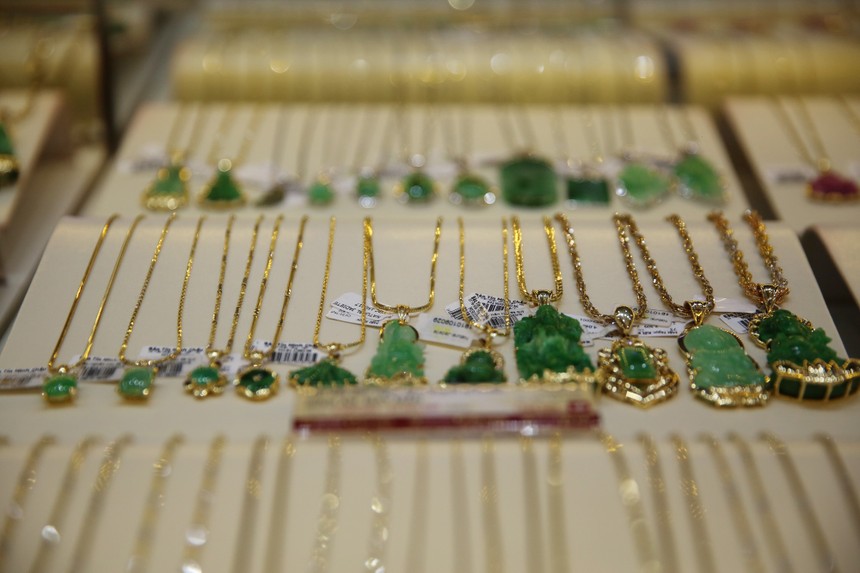 Giá vàng hôm nay ngày 22/8: Vàng thế giới điều chỉnh, trong nước vẫn ở vùng đỉnh