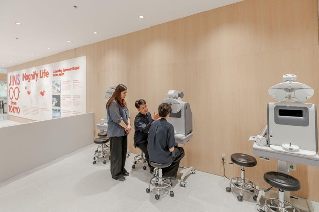 JINS – chuỗi cửa hàng kính mắt hàng đầu Nhật Bản – sẽ chính thức đặt chân đến thị trường Việt Nam